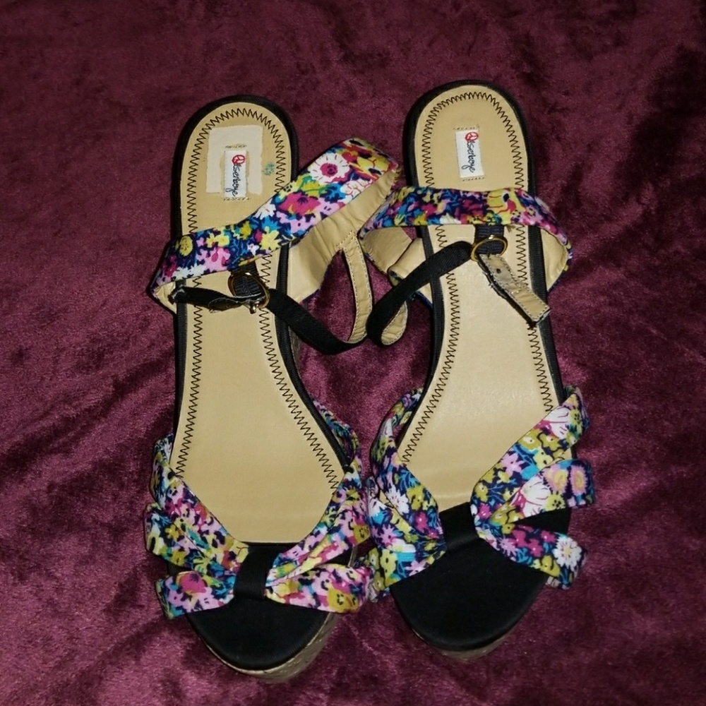 Floral Wedges